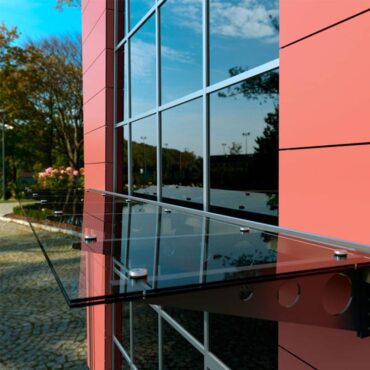 Metal Taşıyıcılı Cam Sundurma - Kapı Üstü Cam Sundurma